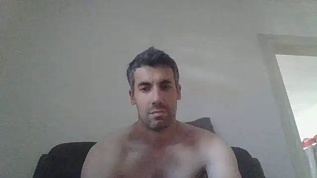 Snapshot of JulioIsHere4you chatting on May 2026 09:47:01 AM JulioIsHere4you online show from May 2026 09:47:01 AM
