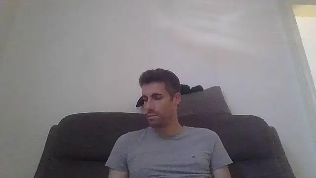 Snapshot of JulioIsHere4you chatting on May 2026 07:05:02 AM JulioIsHere4you online show from May 2026 07:05:02 AM