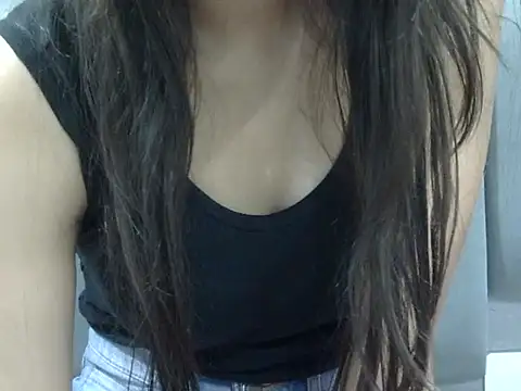 Snapshot of SEXYGUDIYA chatting on October 2025 09:32:01 AM SEXYGUDIYA online show from October 2025 09:32:01 AM