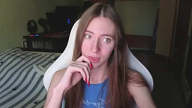 MiaLinder online show from September 2025 12:05:02 PM