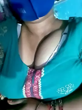 Snapshot of your_favourite_bhabhi chatting on October 2025 08:29:01 PM your favourite bhabhi online show from October 2025 08:29:01 PM