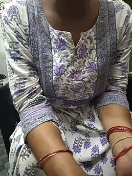 Snapshot of your_favourite_bhabhi chatting on June 2026 09:35:02 AM your favourite bhabhi online show from June 2026 09:35:02 AM
