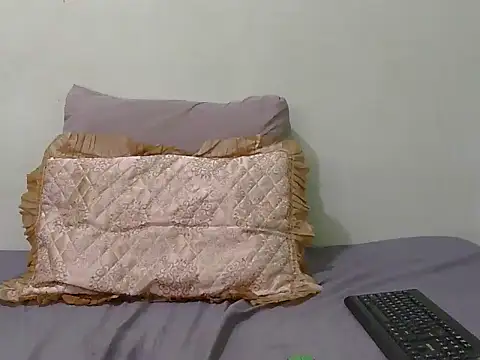 Snapshot of SexyBubbles1 chatting on September 2025 11:46:02 AM SexyBubbles1 online show from September 2025 11:46:02 AM
