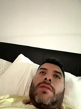 andres52720 online show from September 2025 05:00:02 AM