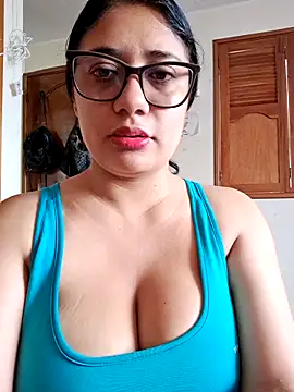 Snapshot of Monse--145 chatting on October 2025 12:39:02 PM Monse--145 online show from October 2025 12:39:02 PM