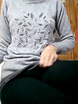 miss raavy online show from December 2025 04:02:02 PM