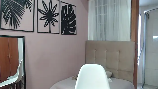 Snapshot of amara_rousse1 chatting on July 2026 01:06:02 PM amara rousse1 online show from July 2026 01:06:02 PM