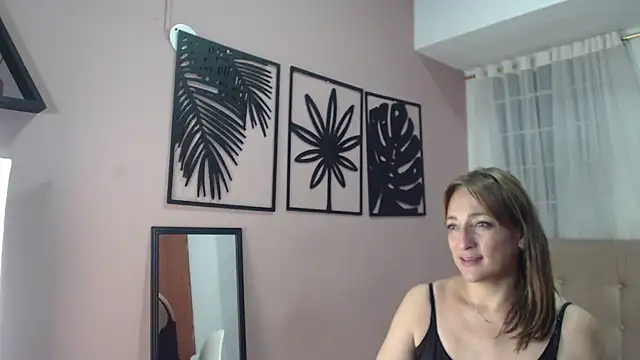 Snapshot of amara_rousse1 chatting on July 2026 01:02:01 PM amara rousse1 online show from July 2026 01:02:01 PM