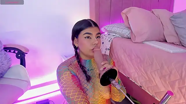 AliceThundeer online show from November 2025 04:11:02 AM