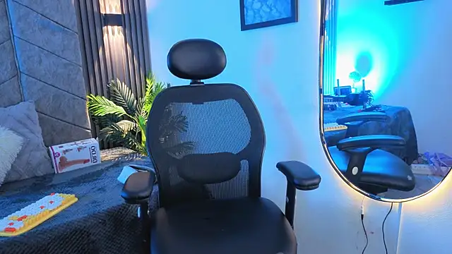 1Anya online show from December 2025 08:14:02 PM