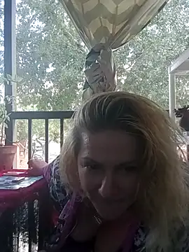 Goldenndoll online show from October 2025 05:02:02 PM