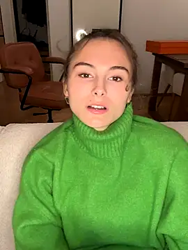 Snapshot of SophiiaStarr chatting on September 2025 06:33:01 PM SophiiaStarr online show from September 2025 06:33:01 PM