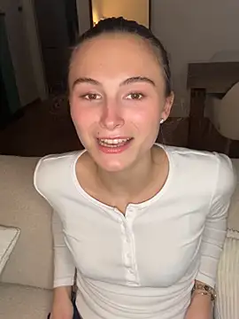 Snapshot of SophiiaStarr chatting on October 2025 04:16:02 PM SophiiaStarr online show from October 2025 04:16:02 PM