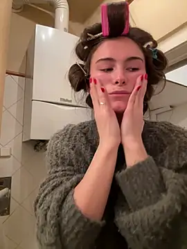 Snapshot of SophiiaStarr chatting on February 2026 07:32:01 PM SophiiaStarr online show from February 2026 07:32:01 PM