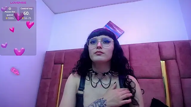 XBODTRIIPX online show from September 2025 03:43:01 AM