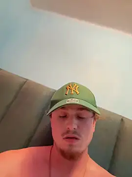 Snapshot of Hmyouneed chatting on September 2025 07:40:02 AM Hmyouneed online show from September 2025 07:40:02 AM