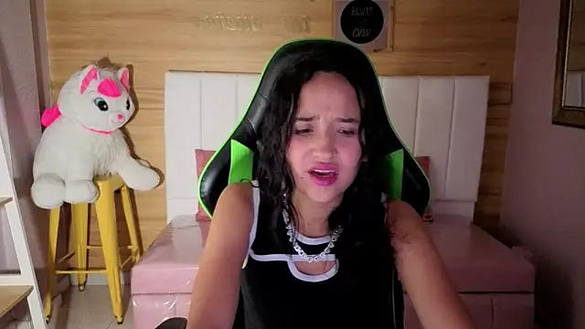 bella vibess s online show from April 2026 12:50:02 PM