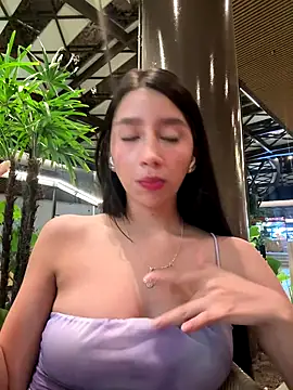 Snapshot of Min_junn chatting on October 2025 12:11:01 AM Min junn online show from October 2025 12:11:01 AM