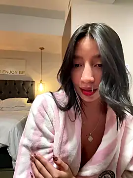 Snapshot of Min_junn chatting on November 2025 02:11:01 AM Min junn online show from November 2025 02:11:01 AM