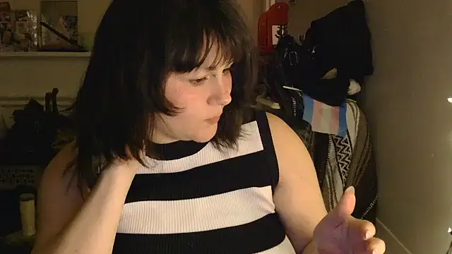 Snapshot of PeakoBunny chatting on November 2025 12:38:02 AM PeakoBunny online show from November 2025 12:38:02 AM