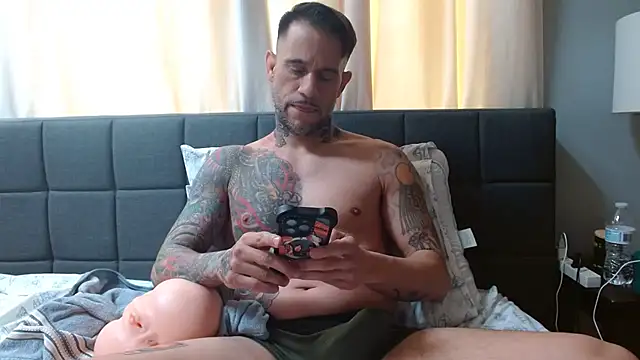 SexyFitDaddyy online show from March 2026 07:35:01 PM