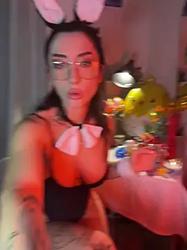 Snapshot of nikkaanderic chatting on April 2026 07:00:01 PM nikkaanderic online show from April 2026 07:00:01 PM