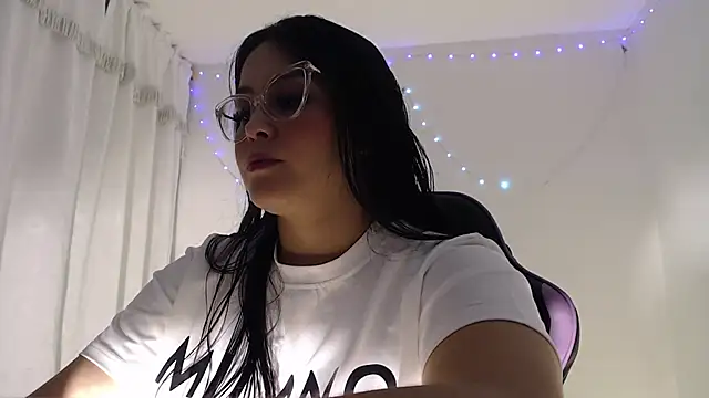 Snapshot of amberbakee chatting on May 2026 02:13:01 PM amberbakee online show from May 2026 02:13:01 PM