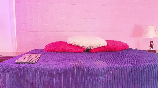 Snapshot of Baby_kinky-- chatting on October 2025 02:04:02 PM Baby kinky-- online show from October 2025 02:04:02 PM