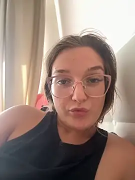 Bellatrisssaa online show from September 2025 10:03:02 AM