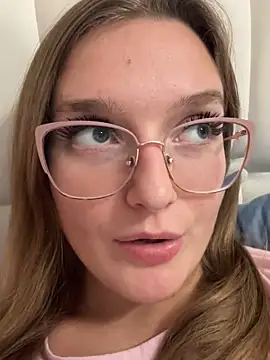 Bellatrisssaa online show from October 2025 06:15:02 PM