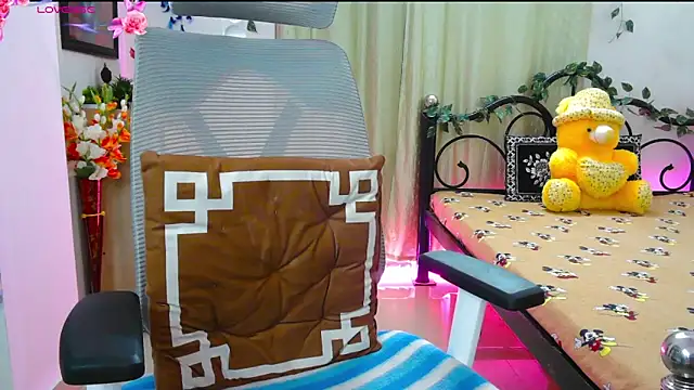 WildDimpi 0 online show from December 2025 06:14:01 PM