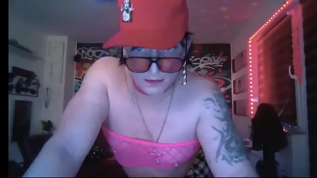 hellgirl1980 online show from May 2026 12:29:01 AM