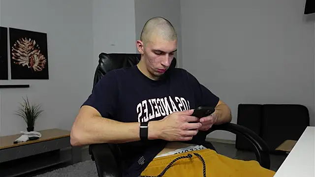 Ryan Dozer online show from October 2025 08:16:02 AM