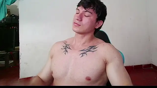 Snapshot of ErickWalton chatting on March 2026 06:55:02 PM ErickWalton online show from March 2026 06:55:02 PM