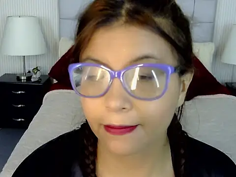 Snapshot of Amber_Rouge_ chatting on October 2025 12:33:01 PM Amber Rouge online show from October 2025 12:33:01 PM
