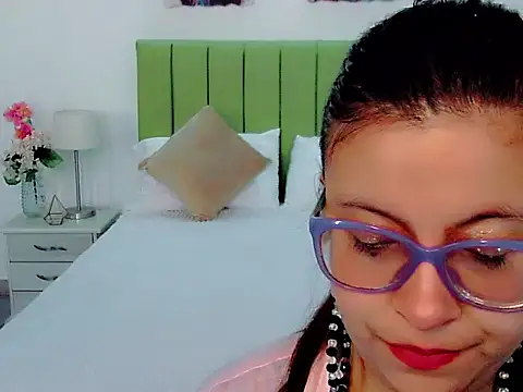 Snapshot of Amber_Rouge_ chatting on October 2025 12:27:01 PM Amber Rouge online show from October 2025 12:27:01 PM