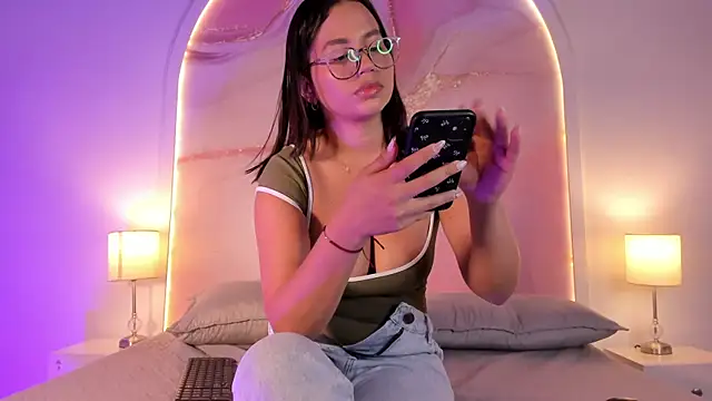 Snapshot of maria_gil chatting on May 2026 11:38:01 AM maria gil online show from May 2026 11:38:01 AM