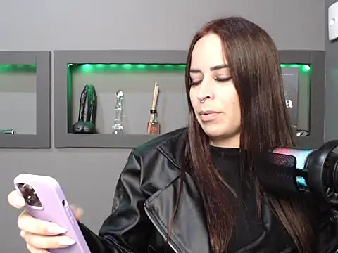 Snapshot of GuriaHot chatting on September 2025 09:59:02 PM GuriaHot online show from September 2025 09:59:02 PM