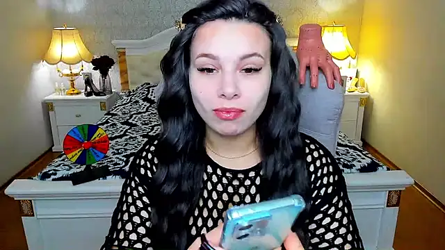 OmniaSher online show from November 2025 10:25:02 AM