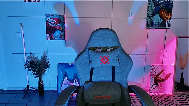 Yoka paradoXXX online show from April 2026 09:21:02 AM