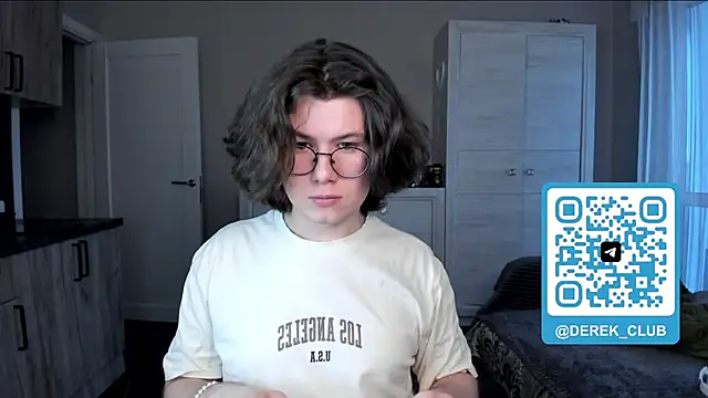 Snapshot of Derek_Shameless chatting on April 2026 04:26:01 PM Derek Shameless online show from April 2026 04:26:01 PM
