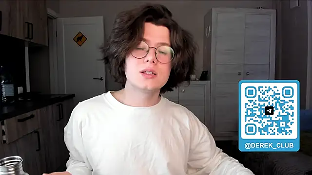 Snapshot of Derek_Shameless chatting on May 2026 06:24:02 PM Derek Shameless online show from May 2026 06:24:02 PM
