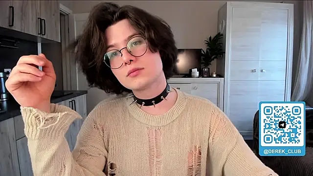 Snapshot of Derek_Shameless chatting on June 2026 05:25:01 PM Derek Shameless online show from June 2026 05:25:01 PM