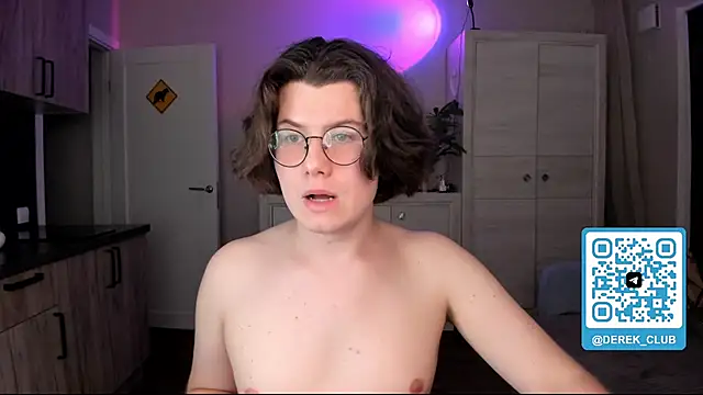 Snapshot of Derek_Shameless chatting on June 2026 08:53:02 PM Derek Shameless online show from June 2026 08:53:02 PM