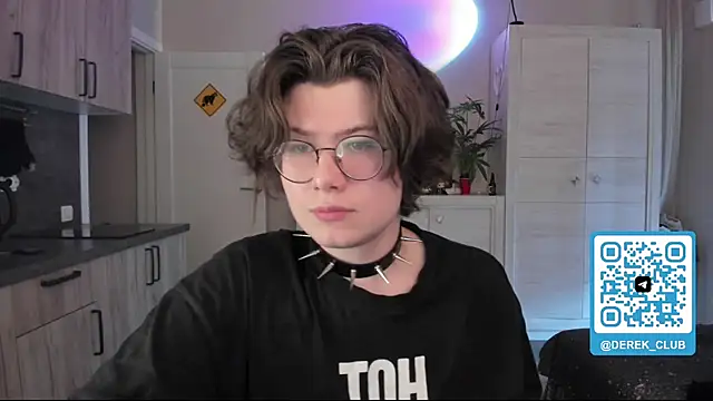 Snapshot of Derek_Shameless chatting on August 2026 02:30:01 PM Derek Shameless online show from August 2026 02:30:01 PM