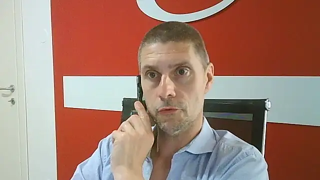 Snapshot of max79ve31 chatting on June 2026 03:10:02 PM max79ve31 online show from June 2026 03:10:02 PM