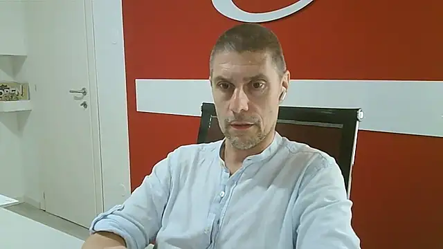 Snapshot of max79ve31 chatting on June 2026 02:54:02 PM max79ve31 online show from June 2026 02:54:02 PM