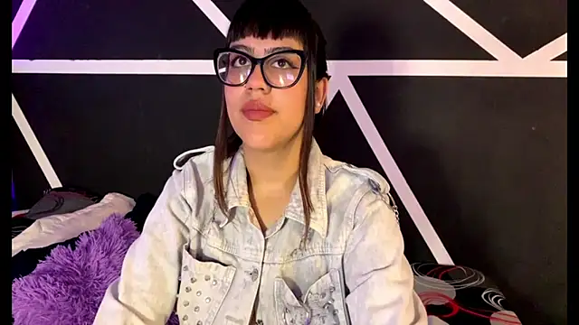 Snapshot of Melody_dreams chatting on October 2025 10:29:02 PM Melody dreams online show from October 2025 10:29:02 PM