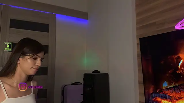 Snapshot of SofI-Play chatting on September 2025 07:47:01 PM SofI-Play online show from September 2025 07:47:01 PM