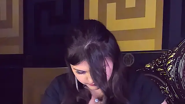 Snapshot of UR_BELLA chatting on October 2025 03:55:01 PM UR BELLA online show from October 2025 03:55:01 PM